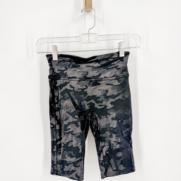 SPANX Gray Camouflage Leggings - Picture 1 of 4